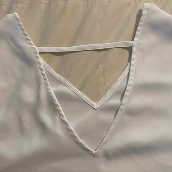 Chicos Tunic 3 XL White Flowy Flutter Sleeve Minimalist Feminine - Picture 9 of 15